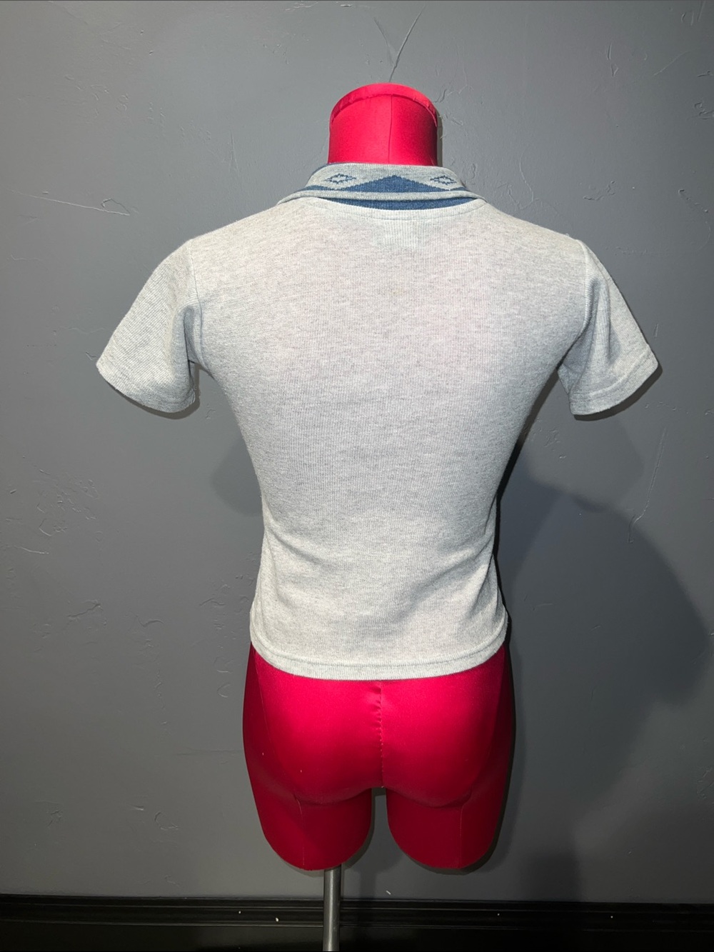 Toby Gray Collared Crop Top - Picture 2 of 2